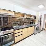 Constantino 6 Apartments