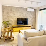 Constantino 6 Apartments